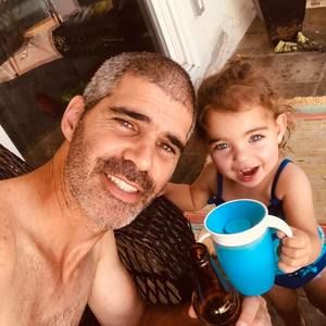 Meet your Posher, Dedi